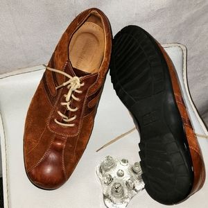 Johnson & Murphy 10 1/2 men's leather shoes in worn good condition.